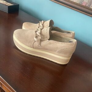 Dolce Vita Cream Platform Shoes 9.5